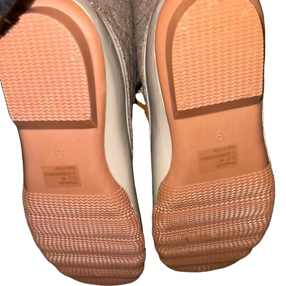 Duck Boots size 9 - Picture 4 of 5